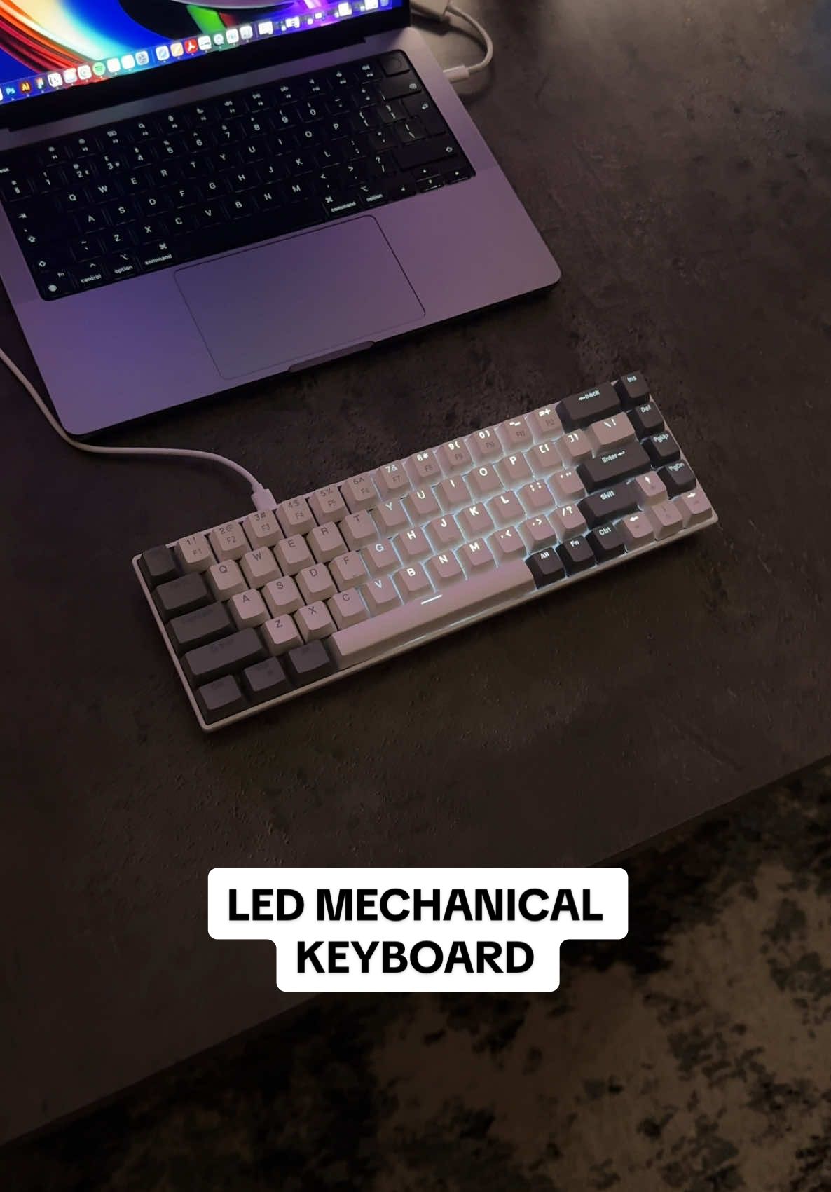 This mechanical keyboard is perfect for any setup #pcgaming #GamingOnTikTok #officelife #blackfridaysale #spotlight #tiktokmademebuyit 