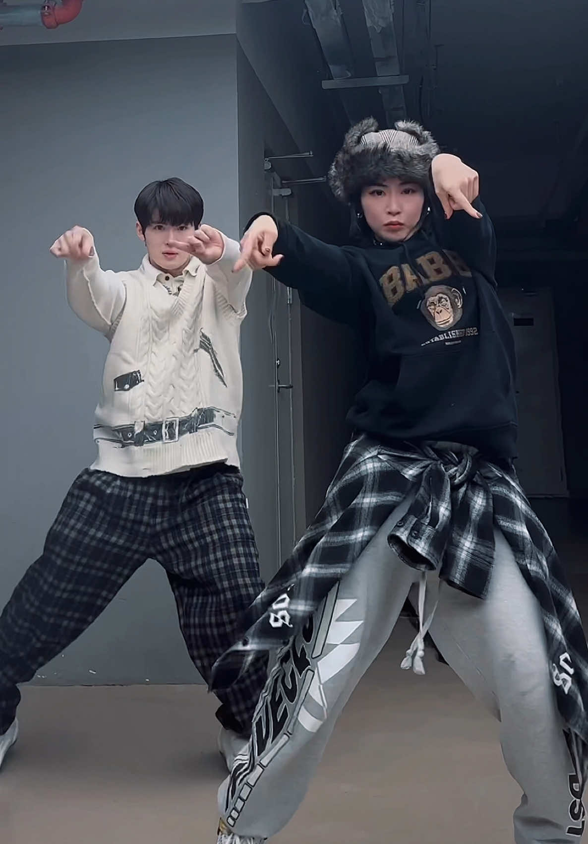 Dacing with my song with my sister 💃🕺 dc : @Yumeri ,me #yourghost #rikimaru 