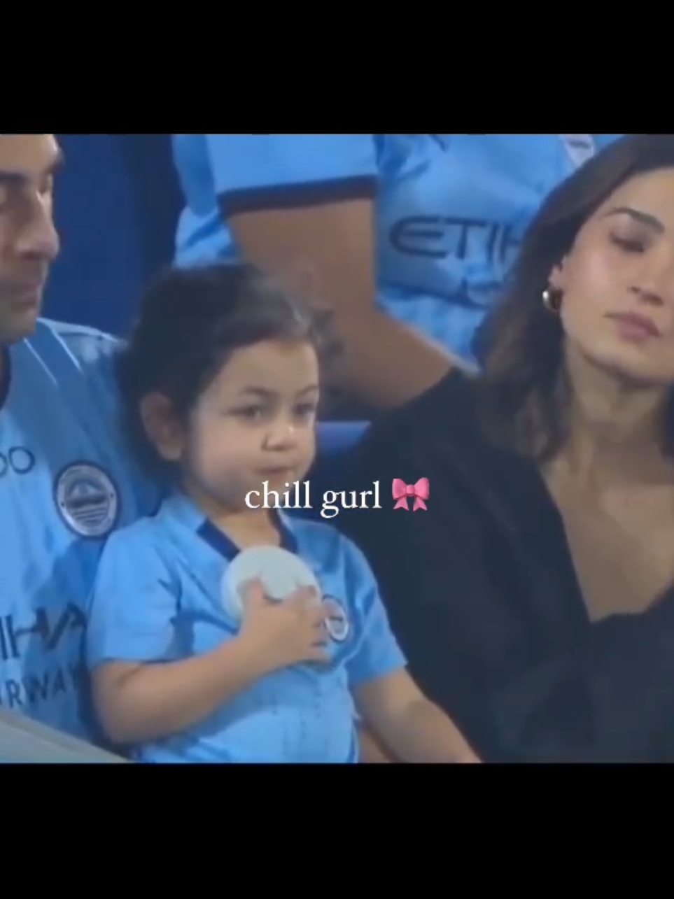 she’s just a chill girl💙🎀 #fyp #foryou 