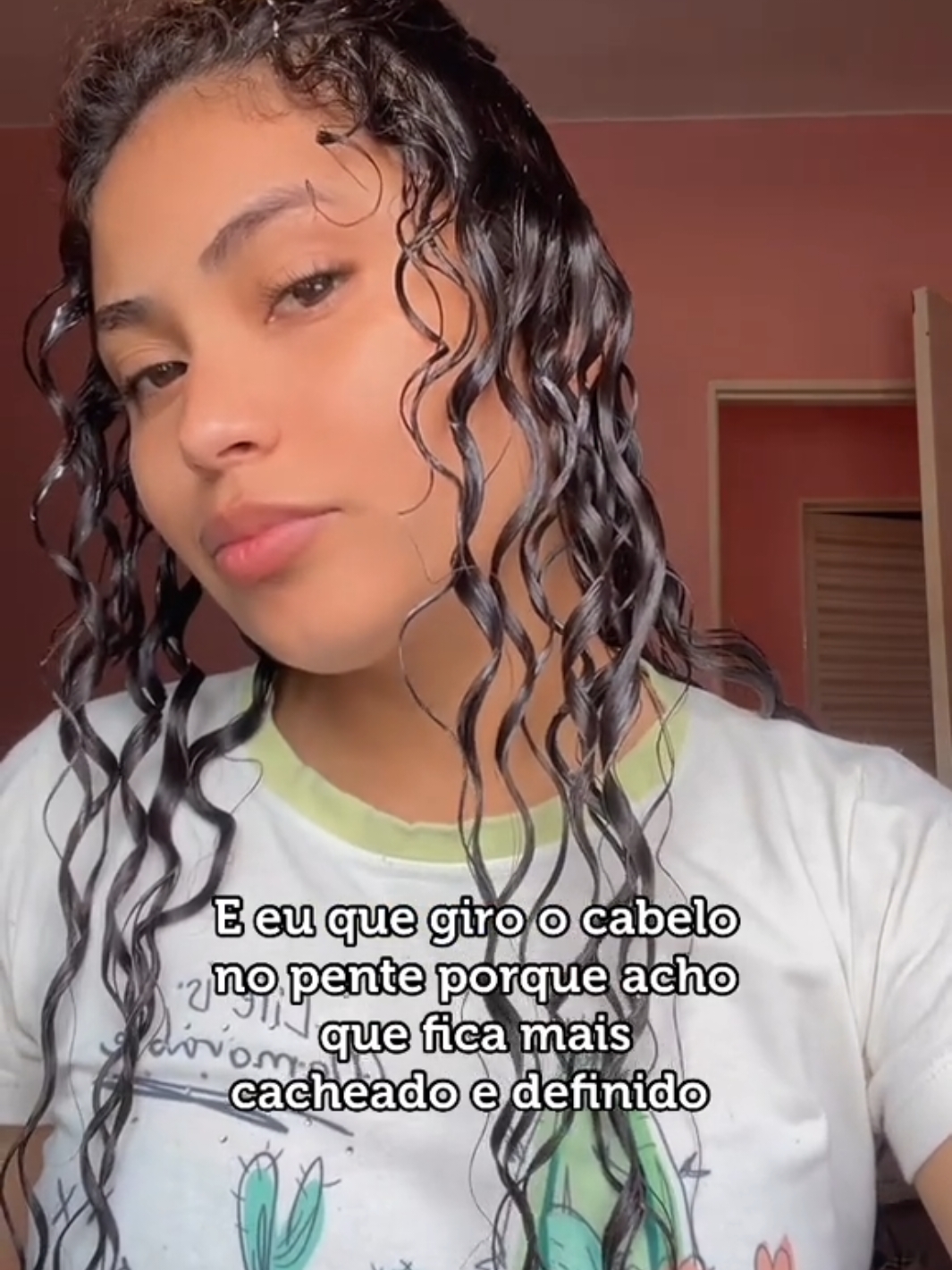 Eu faço isso na finalização do meu cabelo #cabelo #cabelocacheado #finalizacao #finalizacaodecachos #pente #cachinhos 