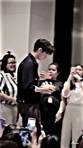 ayo perlahan tinggalkan kapal ini❤ #bbrightvc #winmetawin #karam #brightwin #bws #winmetawin🐰 #bbright #gmmtv #moment #sarawat #tine #still2getherseries #raikantopeni #thulakorn 