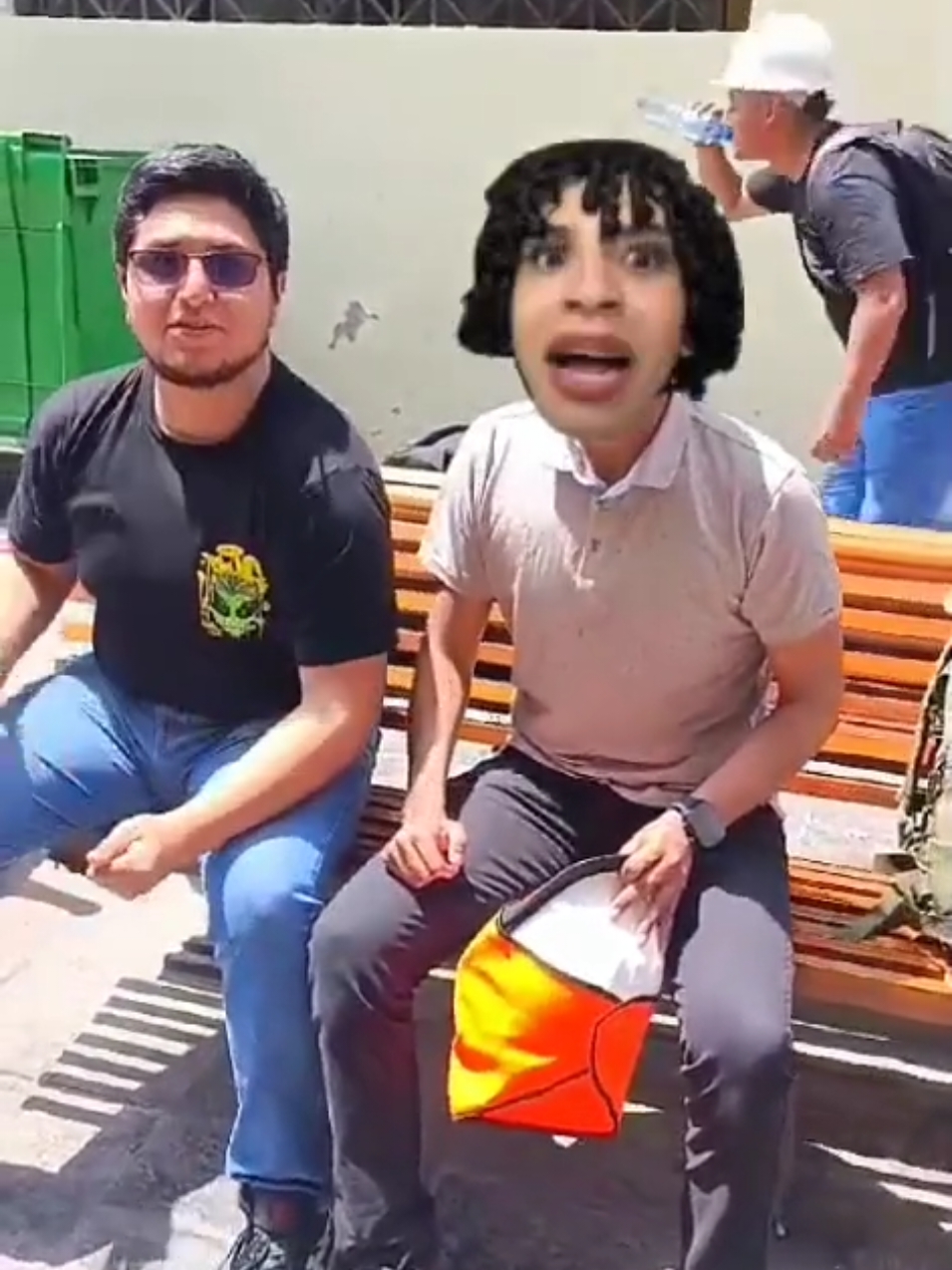 No seas como el gordito y taktak a la pantalla👷🏻😅 @nayeligc1409 @Flavio Huasasquiche    . . . . #ingeniero #ingenieriacivil #humor #fym #paratiiiiiiiiiiiiiiiiiiiiiiiiiiiiiii #videoviral #fyp #universidad #rs #comedia #kai #oyeoye #oyequetienes #candela #eeuu🇺🇸 #funny #moldova 