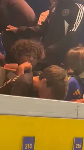 Thiago assistindo o jogo do Boca Jr 😝 #thiago #thiagomessi #thiagomessiroccuzzo #messigoat #lionelmessi #leomessi #bocajuniors #messi_messi10 #foryopage 