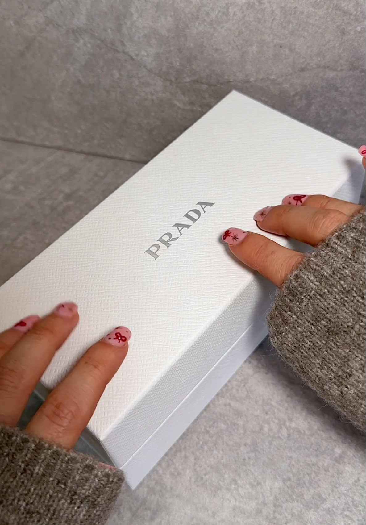 Unbox my new sunglasses @Prada ✨ #prada #unboxingvideo #ugcuk #ugccommunity #ugcjourney #ugcexample #ugccreator 