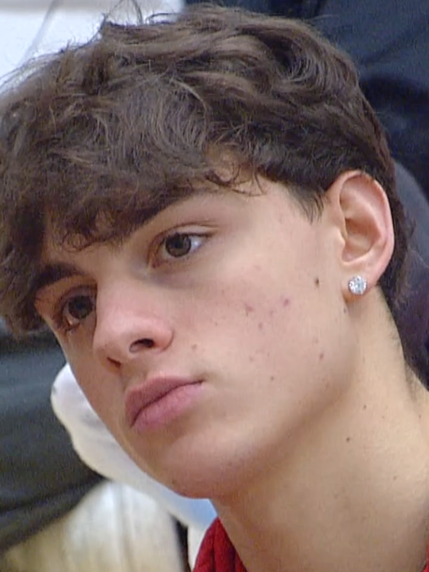 Luk3, dopo che la prof Pettinelli gli ha mostrato alcuni tra i cantanti approvati dalla prof Cuccarini durante i provini , reagisce così #Amici24 #davedere @luk3music__