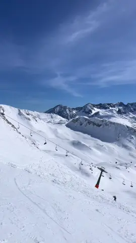 Whos excited for the 24/25 season!!! ❄️❄️❄️ #ski #snow #fun #winter #wintersports #adrenaline #snowsports #skinspired #bbskischool #skiing #snowboarding #powdays #snowfun #alpine #baqueira #baqueiraberet  https://skinspired.co.uk - accommodation http://bbskischool.co.uk - ski school Reach us at enquiries@skinspired.co.uk