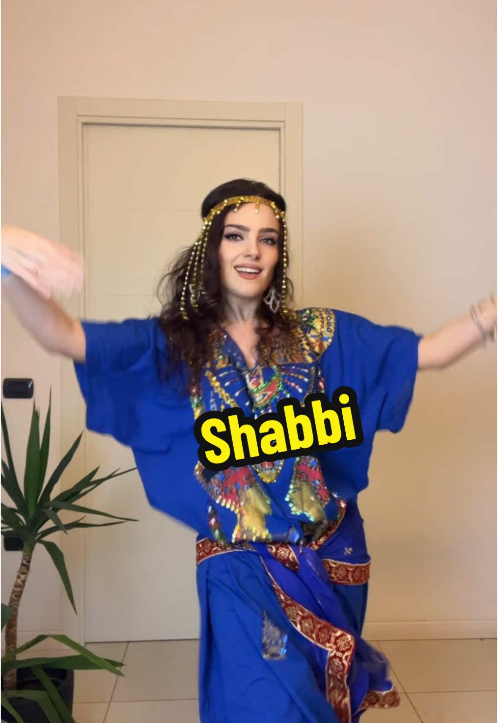 Khod Yemein ➡️ 😉🤩❣️#bellydancer #bellydance #bellydancertiktok #arabe #khodyemein #shabbi #shaabi #lovebellydance #original #originalsound #bellydanceoriginal #origins #danahdance #beauty #baladi #beledi #bellydancecostume #cleopatradance #cleopatradikarpi #cleoptraitalia #danzadelventre #danseorientale #raqssharqi 