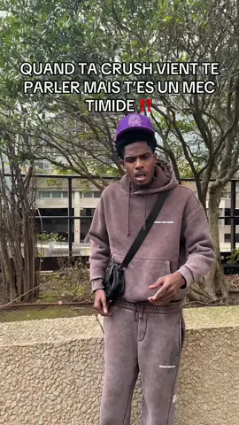 Quand tes un mec timide et que ta crush vient te parler ! 😂