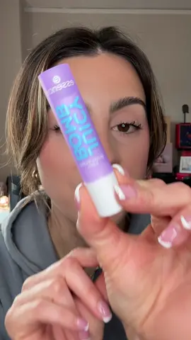 Oooooo yas these are so nice! @essence cosmetics 💜  #essencejuicybomb #lipbalm #lipgloss 