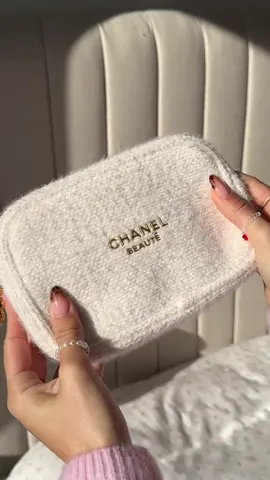 Chanel Beauty Christmas Unboxing 🎀🧸💫 #ASMR #ASMRSounds #ChanelUnboxing 