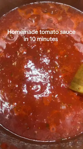 HOMEMADE CLASSIC TOMATO SAUCE  This is a staple recipe! And it comes together so fast. Great for weekdays after work or on a cold winter night 🥰  #quickrecipes #tomatosauce #homemadesauce #Recipe #dinner 