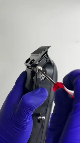 Fix your clipper’s loose bracket🪛 #barber #clipper #barbershop #barberlife #barbershopconnect #supplystore #barbertok #fyp  #ofbarbersupply #tutorial #dyi 