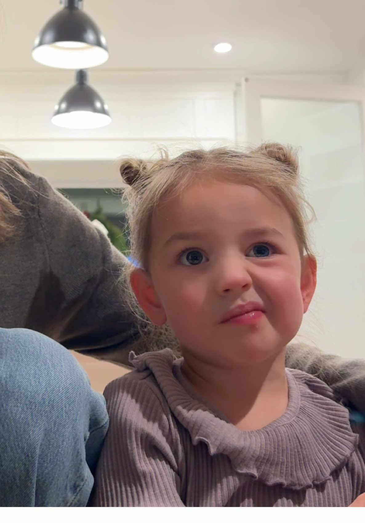 All toddler moms know how messy it can get after meal time 🥲 Thanks to my Roborock Qrevo S, I do not have to stress about it. Grab one during their Black Friday sale, $340 off (43% off), deal price $459.99, until 12/2. it is such a great investment @Roborock #roborock #roborockpartner