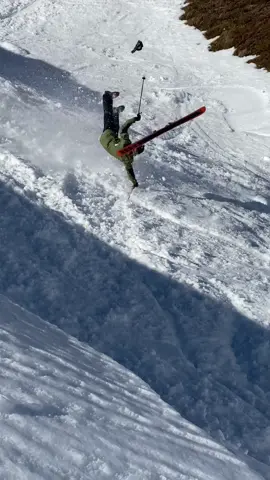 This one ended up doing the rounds a few years back and clocked a few million views, it’s always the crashes 😂 #ski #fail #slam