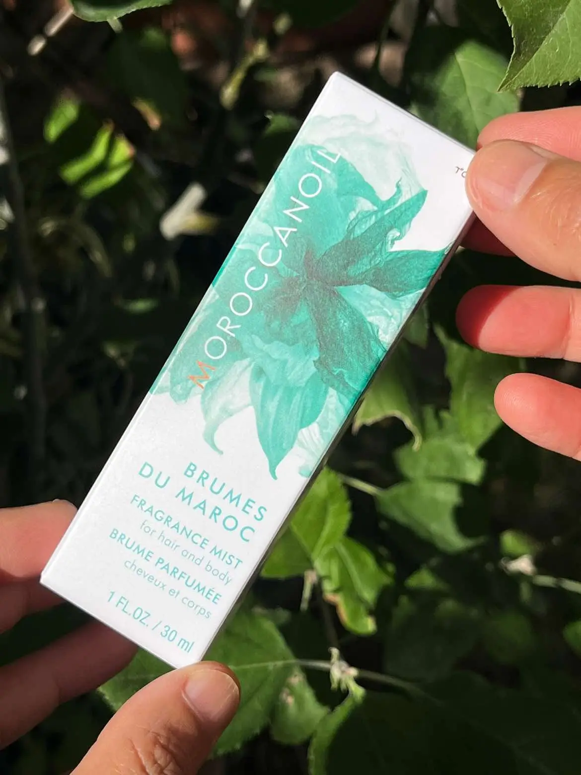 MOROCCANOIL Fragrance Mist For Hair and Body This is a versatile product that combines a refreshing scent with nourishing benefits not just for the hair, but for the body as well. It has a lightweight argan oil, vitamin E and a luxurious aroma, which features notes of spicy amber and an exquisitely sweet floral essence. The mist helps to hydrate both hair and skin, leaving them feeling soft and lightly scented without being overpowering. I really enjoy its quick-absorbing formula and the way it enhances the overall look and feel of my overall appearance. Thanks @Moroccanoil @Skeepers  🛒 https://app.im.skeepers.io/c/hfvn5/r/hbbpb ***” No Music Rights Reserved “*** #giftedbymoroccanoil #moroccanoil #skeepersfamily #fragrances #fragrancemist #hair #haircare #skincare #parfum #perfumetiktok #scent #fyp #fypシ #fypシ゚viral #foryoupage #explorer 