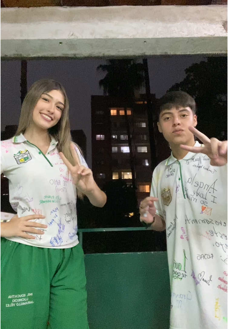 tqm rata 💚 @Grajales  #prom #graduacion #transicion #mejoresamigos #colegio #graduados 