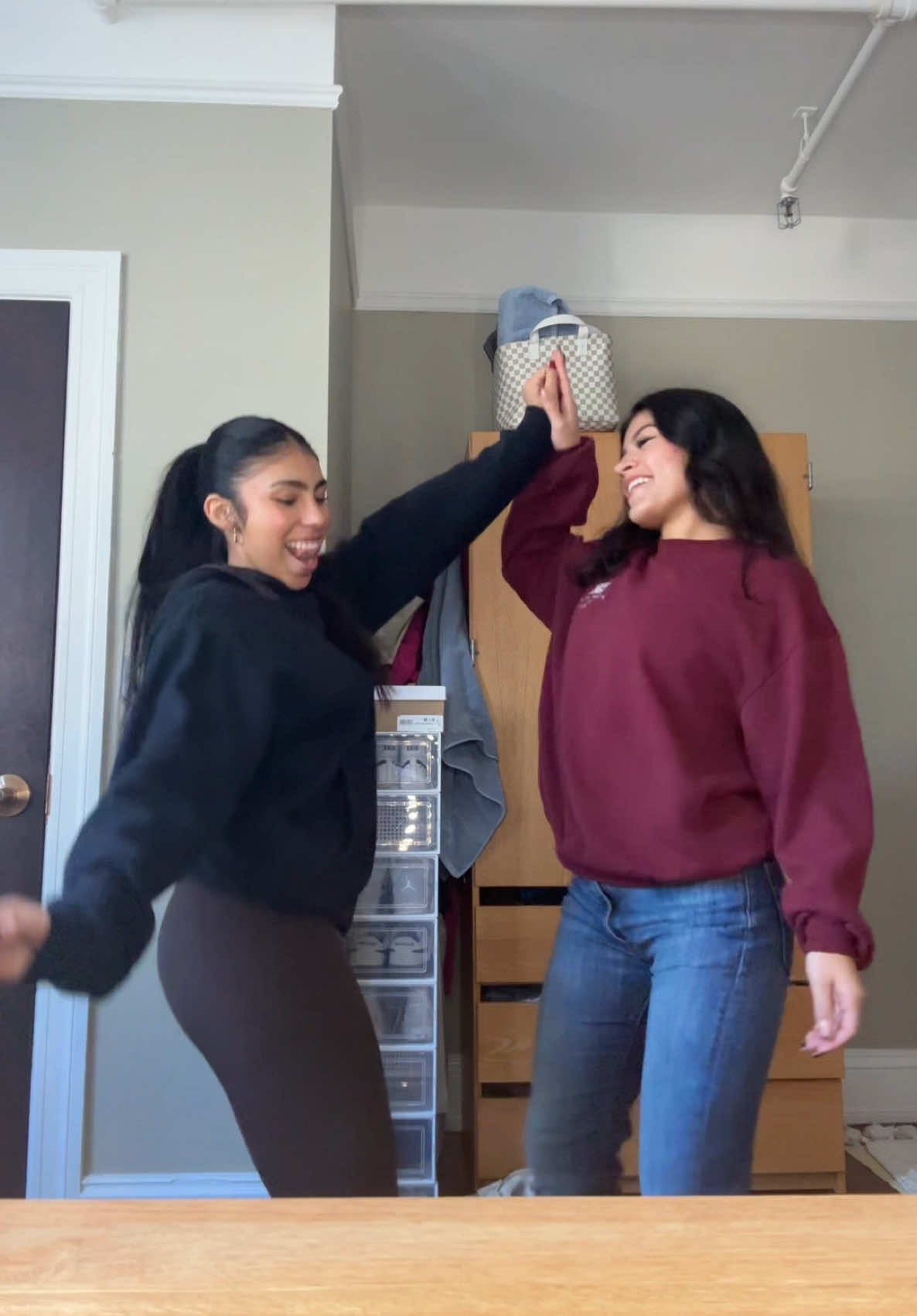 #roomies4life 
