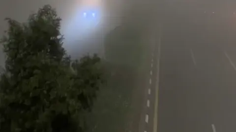 اون وكلن يحسب اني اغــــني .! #محمدعبده #trendingvideo #fyp #soon 