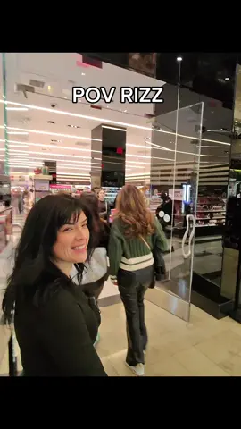 Rizzing cute latina at the Mall #fyp #rizz #cutegirl #latinas 