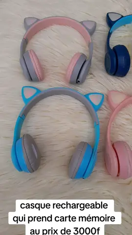 casque rechargeable lumineux qui prend carte mémoire avec Bluetooth inclus au prix de 3000f. Contact 07 16 19 97 05 WhatsApp. 