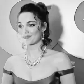 🤍🤍 #afrasaraçoğlu #افرا_ساريتاش_اوغلو #yalicapkini #الطائر_الرفراف #viral #fyp #foryou #explore #اكسبلور #الشعب_الصيني_ماله_حل😂😂 