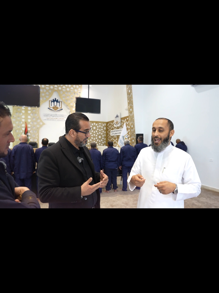 من داخل سجونهم في لجنة حصين الزاوية شوفوا السحرة والساحرات وأعترفاتهم...بروموا بسيط والقادم لا يصدق🤌🤌. #السحر_سحر_الشعوذة_ليبيا_طرابلس_بنغازي_لجنة_حصين