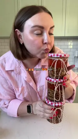 A spicy christmas gift you say 🔥👀 #spicy #chillioil #christmas #gifting 