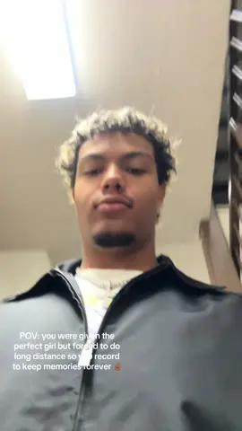 Winter break soon ❄️🤞🏾#fypシ #fyp #college #gf #ldrcouple #ldr #couples #couplestok #bfgf #bf #winter #winterbreak #sleepover #distance #rnb #teoglacier @teo glacier 🥽 @carize🧸 #CapCut 