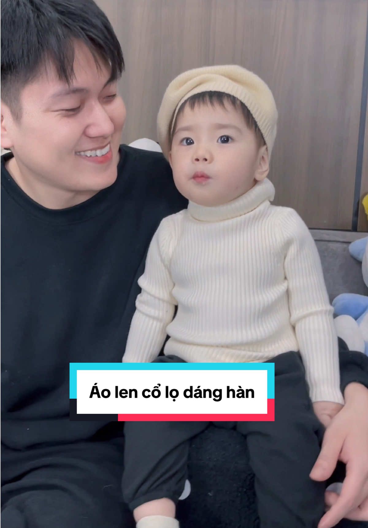 Trời chuyển lạnh rồi các bác ơi sắm ngay cho các con áo len cổ lọ dáng hàn này đi ạ chỉ 130🌿 thui bé mặc cực ấm #sonkelvinbobap #giadinhbap #bothudongchobe #dothudongchobe #dotetchobetrai #aolenchobe #aolenchobegai 