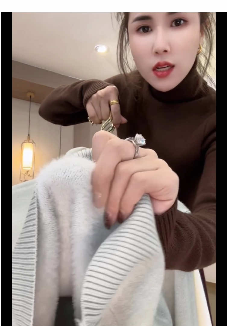 Áo len cổ lọ lót lông ấm#xuhuong #aolen #aolenquangchaunu #aolencolo 