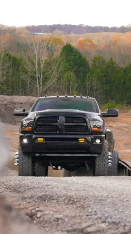 Will you put this Loaded out Laramie Cummins Setup to work!?!💪🏼 #ramtrucks #WWG18 #towpig 