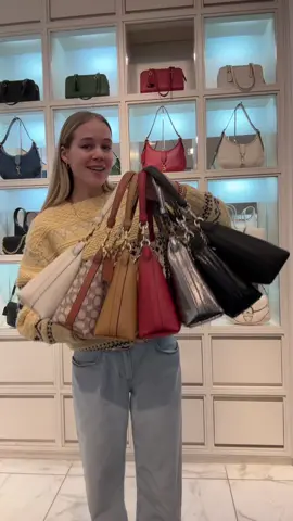 The Juliet 25 🫶🏼 @Coach #coach #coachny #coachretailemployee #coachbag #bagreview #coachtok #goingoutbag #holidaybag #everydaybag 