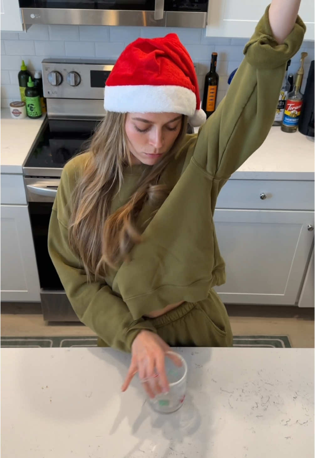 It’s Messy Gorl Monday babes!!! Finally got around to some decorating what do we think? Gonna put a bow on everything I can as soon as I learn how to tie one🎀🧑🏻‍🎄 #fyp #Lifestyle #messymonday #messygirl #sundayreset #series #CleanTok #cleaning #holidaycountdown #christmasdecor  @Drink Poppi @DAILYDR!LLS @Anthropologie @Dyson USA @Scrub Daddy @Weiman @Nespresso @Ruggable @Tineco shop 
