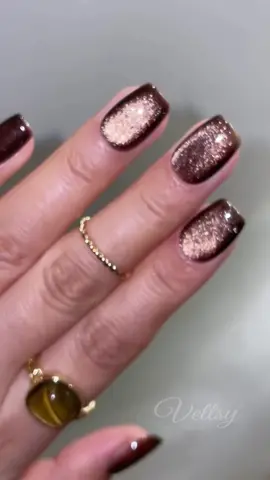 🤎 Deep Brown Glass Beads Cat Eye Nails 💅 Just like hot cocoa in a snowy day ☕️ 🛒 Using ✨Brownie Cat Eye Gel-BC06