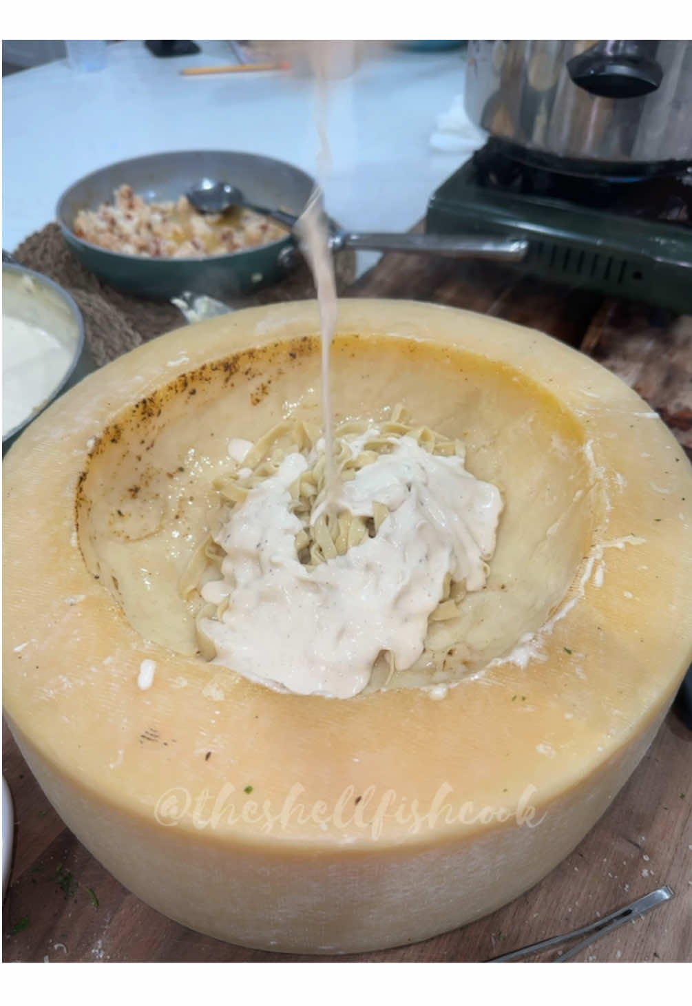 Lobster truffle cheese wheel pasta. #cheesewheel #pasta #parmesan 