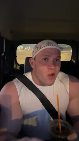 Typical morning on Riyadh roads falling in canyons 🤣 if you know, you know (I love it) #muslim #riyadh #gym #islam 