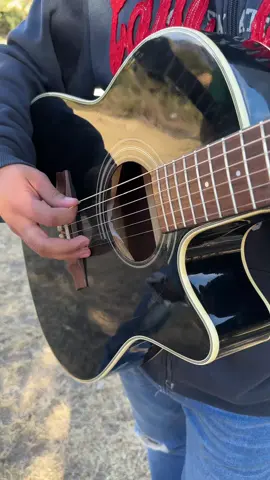 Nueva Vida - Peso Pluma 💛🎶 #nuevavida #pesopluma #tiktokviral #cover #music #guitar #parati #fyp #pyp #takamine #fpyシ #viral #reels #reelsinstagram #realherencia #corridostumbados @Peso Pluma @Rancho Humilde @BarronMusic @Herencia Real 