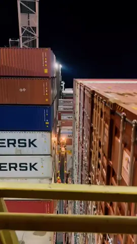 volando #terminal4 #apmterminals #puertodebuenosaires #liebherr 