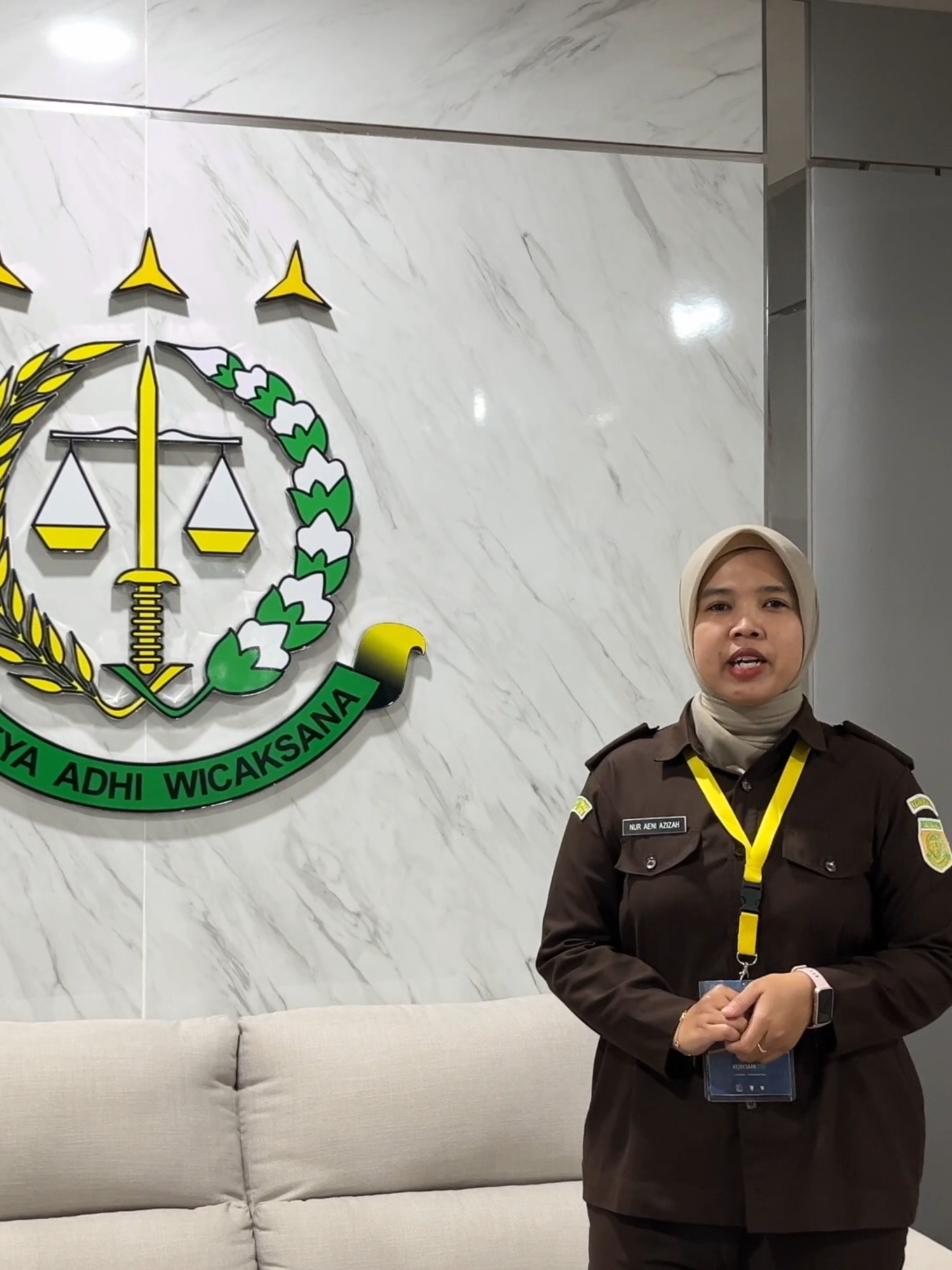 Video Isu Kebangsaan - Banjir di Samarinda | LATSAR CPNS Kejaksaan RI 2024 | Kejari Samarinda Banjir seakan menjadi bagian dari kehidupan kota Samarinda setiap kali hujan turun. Fenomena ini mengingatkan kita akan pentingnya kesadaran bersama dalam menjaga lingkungan dan infrastruktur yang ada. Mari bersatu untuk mengurangi dampak banjir dan menjaga kebersihan kota tercinta. Semoga kita selalu diberi keselamatan dan bisa menghadapi tantangan ini dengan gotong royong. oleh : Nur Aeni Azizah, A.Md Peserta Latsar CPNS Kejaksaan RI Tahun 2024 Golongan II #isukebangsaan #latsarcpns2024 #cpnskejaksaan