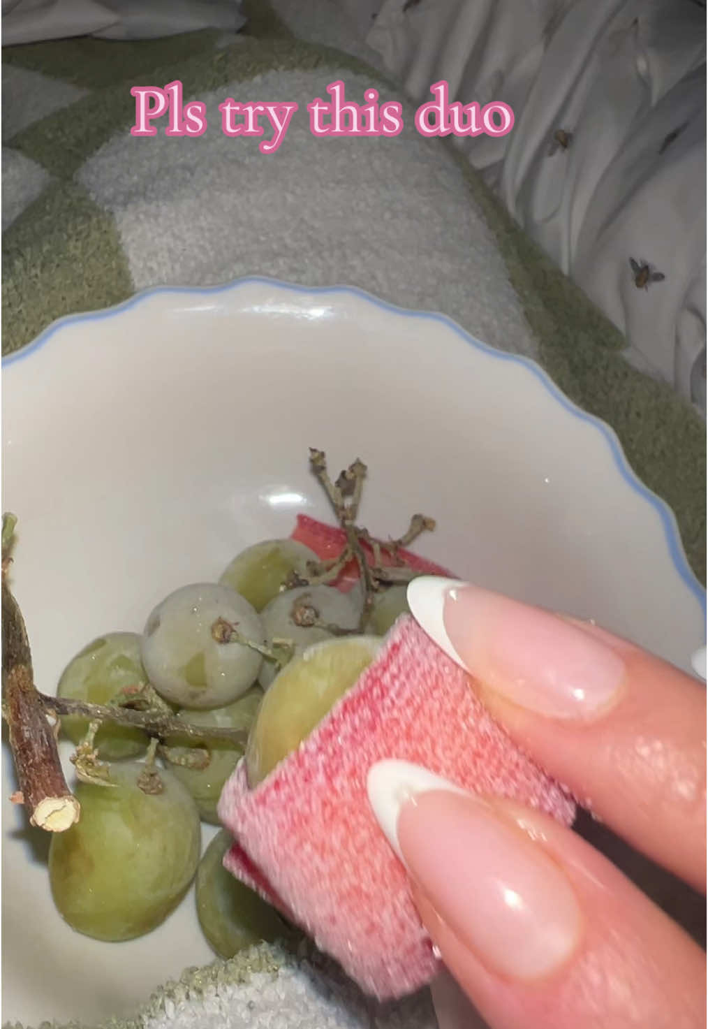 Frozen grapes and sour strips taste so good. #snack #fyp #midnightsnack #candy #paratii #snackideas #sourstrips 