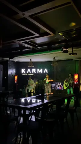 🗣️:Tak pernah ka kau sadari akulah yg kau sakiti(⁠╯⁠︵⁠╰⁠,⁠)#fyp #karma #kafe #makassar #music 
