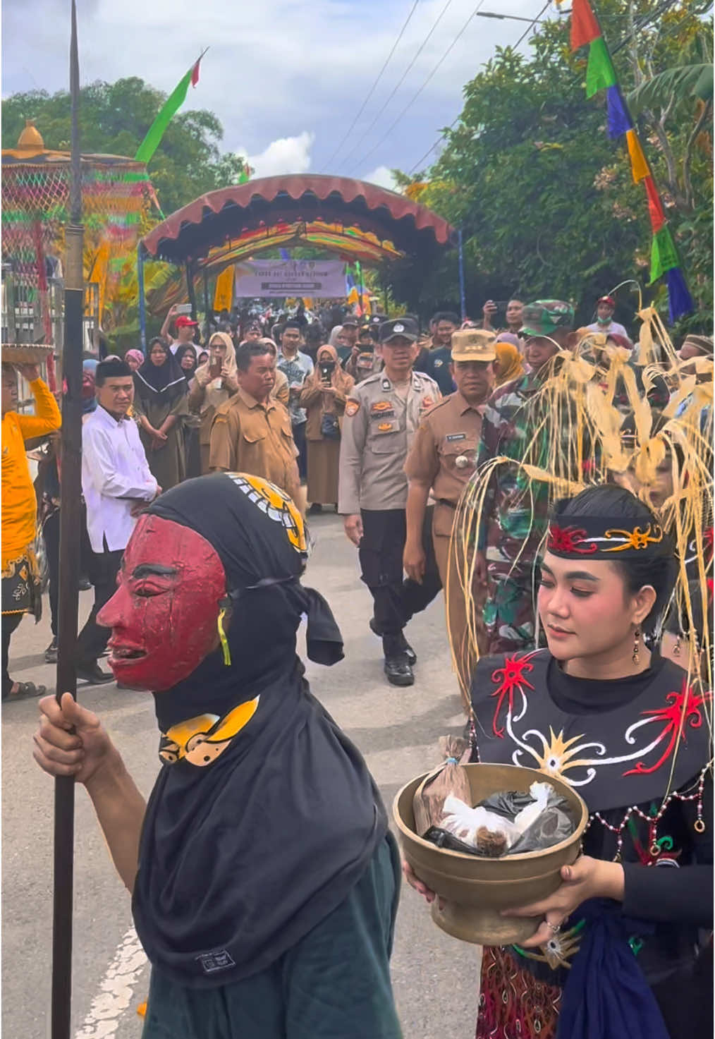 Warisan Budaya Tak Benda “Tradisi Manyampir Buhaya”Desa Sei Anyar Kecamatan Banua Lawas Selasa,03-12-2024 #budaya #budayakalimantan #kuntau #tariadat #CapCut 