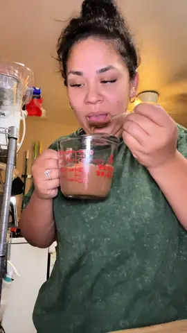 What do ya’ll wanns see me make next!?? 🧐🥴🤣🤤 #trending #trend #viraltiktok #dubai #chocolate #foodtiktok #review #candy #cooking #yummy 