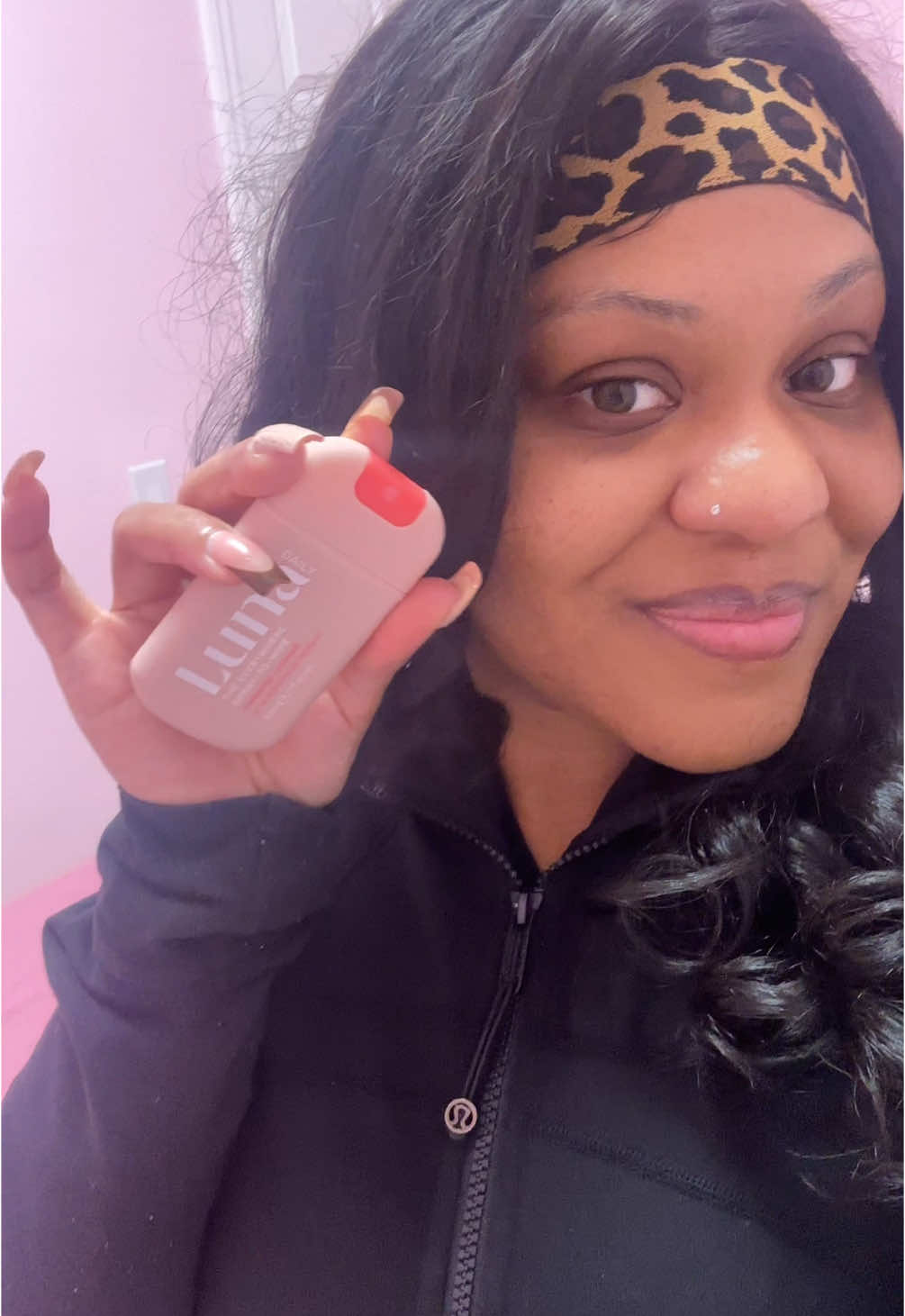 ✨ Stay fresh all day with Luna – now available at Sephora! ✨ This ultra-refreshing spray is perfect for keeping your body and intimate areas feeling clean and confident. Whether you’re heading home after a long day at work or hitting the gym, Luna’s spray-to-wipe formula makes it easy to stay fresh on the go. 🌸 💧 Gentle on skin ⚡ Quick and convenient 🌿 Keeps you refreshed anytime, anywhere Because a busy day shouldn’t compromise your self-care! 💕 #SephoraFinds #StayFresh #LunaLove #BodyCare #GymBagEssential #sprayandwipe #lunadaily #intimatecare @Luna Daily  #creatorsearchinsights 