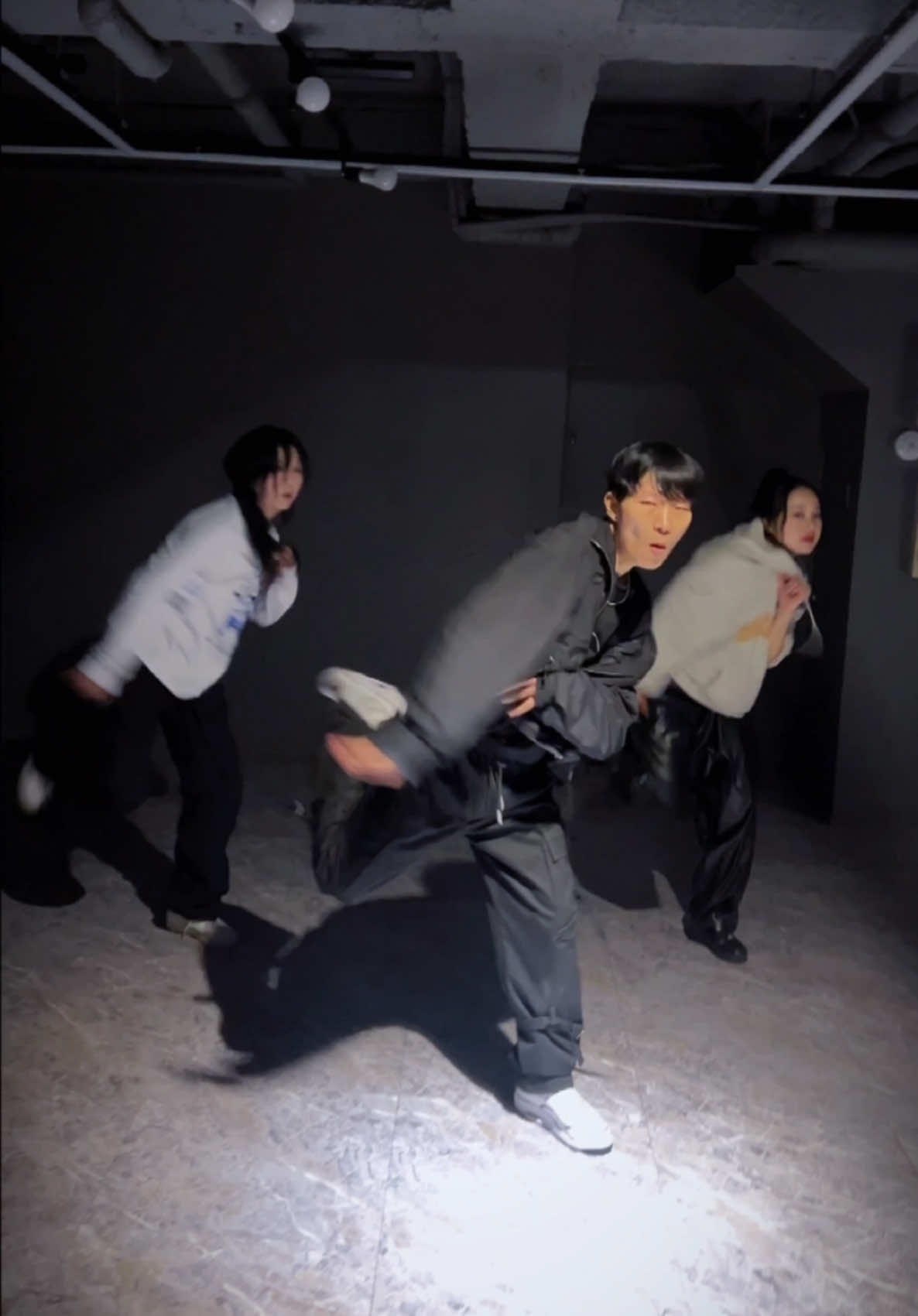 원래 무릎 안무 있는거 아시죠? #빅뱅 #homesweethome #dancechallenge #dancer #dancers #fyp #mama #2024mama #지드래곤 #지디 #태양 #대성 #gdragon 