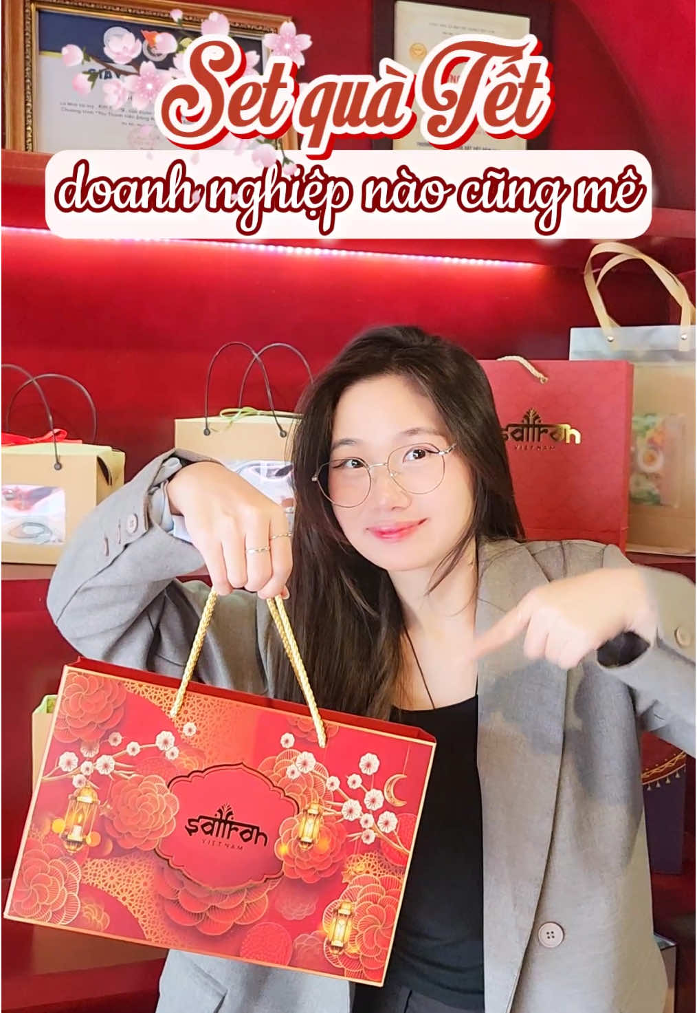 Set quà Tết doanh nghiệp hợp ý, hợp ví đây mọi người ơi 🫶🏻 #quatet2025🎉 #quatet2025 #quatetdoanhnghiep #quatet #mochuongson 