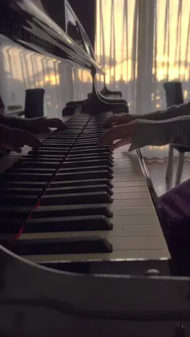 明日への手紙  ・ ・ ・ ✉️ 元気でいますか、 はじまりはいつも小さくて。 ・ ・ 　 ちゃんと食べていますか ちゃんと眠れていますか 安心させようと 格好をつけずに、 たまには泣き言だけの 電話をしてもいいのですよ 母のような想いで 手紙に書きたいのは そんなことかも 知れません 🌙 今夜もリクエストより 手嶌葵さんの 明日へ手紙 ・ ・ ・ #ピアノ #piano 