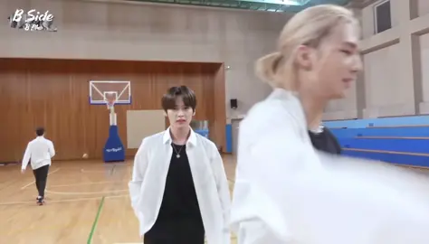 ｢アイスクリーム｣って単語だけでこんなに面白い成人男性他にいる？ #straykids #leeknow #skz #stay 