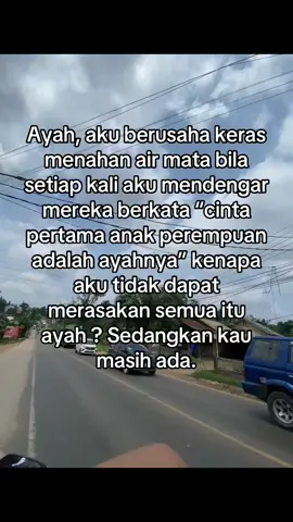 Lihat dan ingat aku ayah, aku juga anakmu, darah dagingmu. #ayah #quotes #brokenhome #fyp 