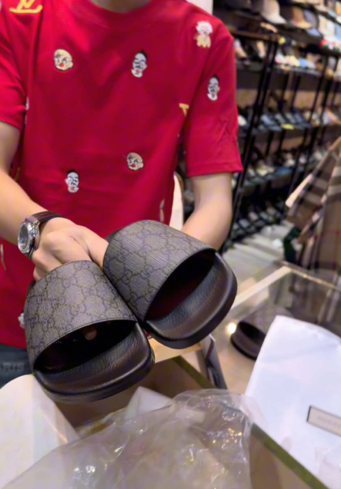 Anh em đề nghị dép nhiều quá nay lên cho anh em dép mới về #thoitrangnam #anhduy65store #65cantho #depquaingang 